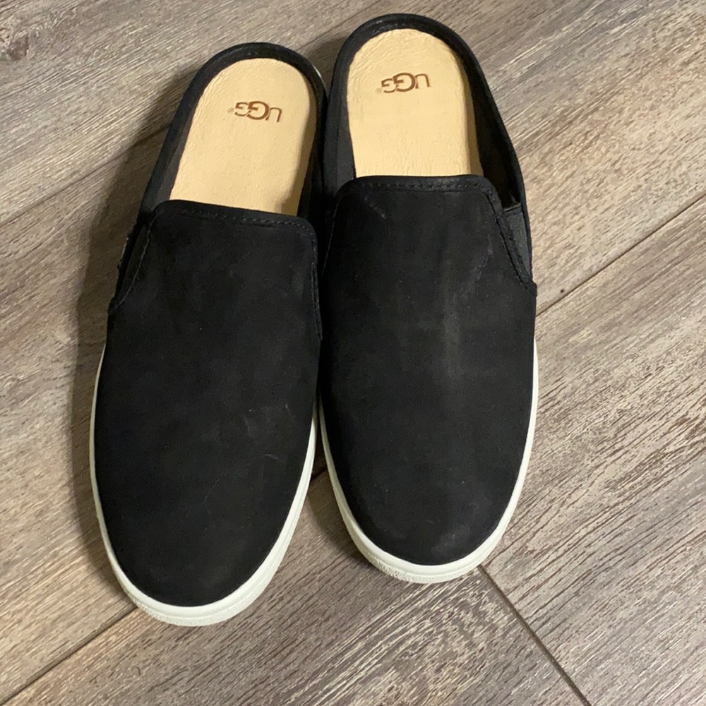 - Ugg slip on shoes